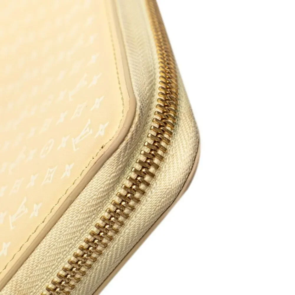 Louis Vuitton Zippy Wallet M82229
